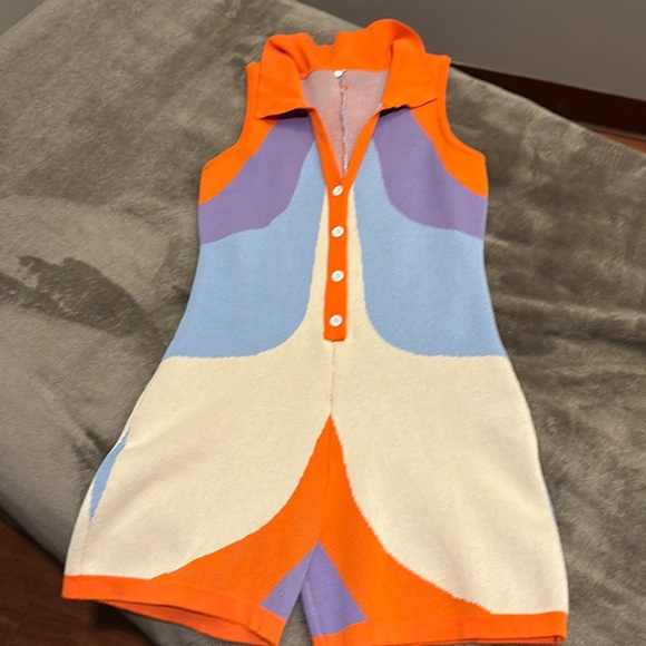 Onesie short amazing colors sweater material size l - Picture 1 of 4